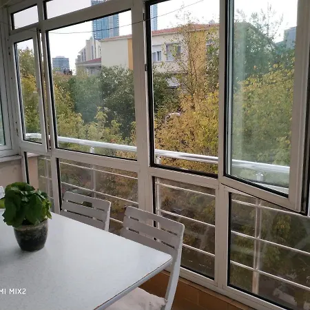 In Levent, Near To Metro Station Apartmán *